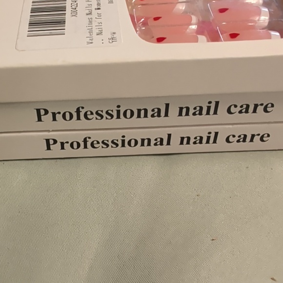 3 Beautiful Nail Collection New In Box - Picture 6 of 6